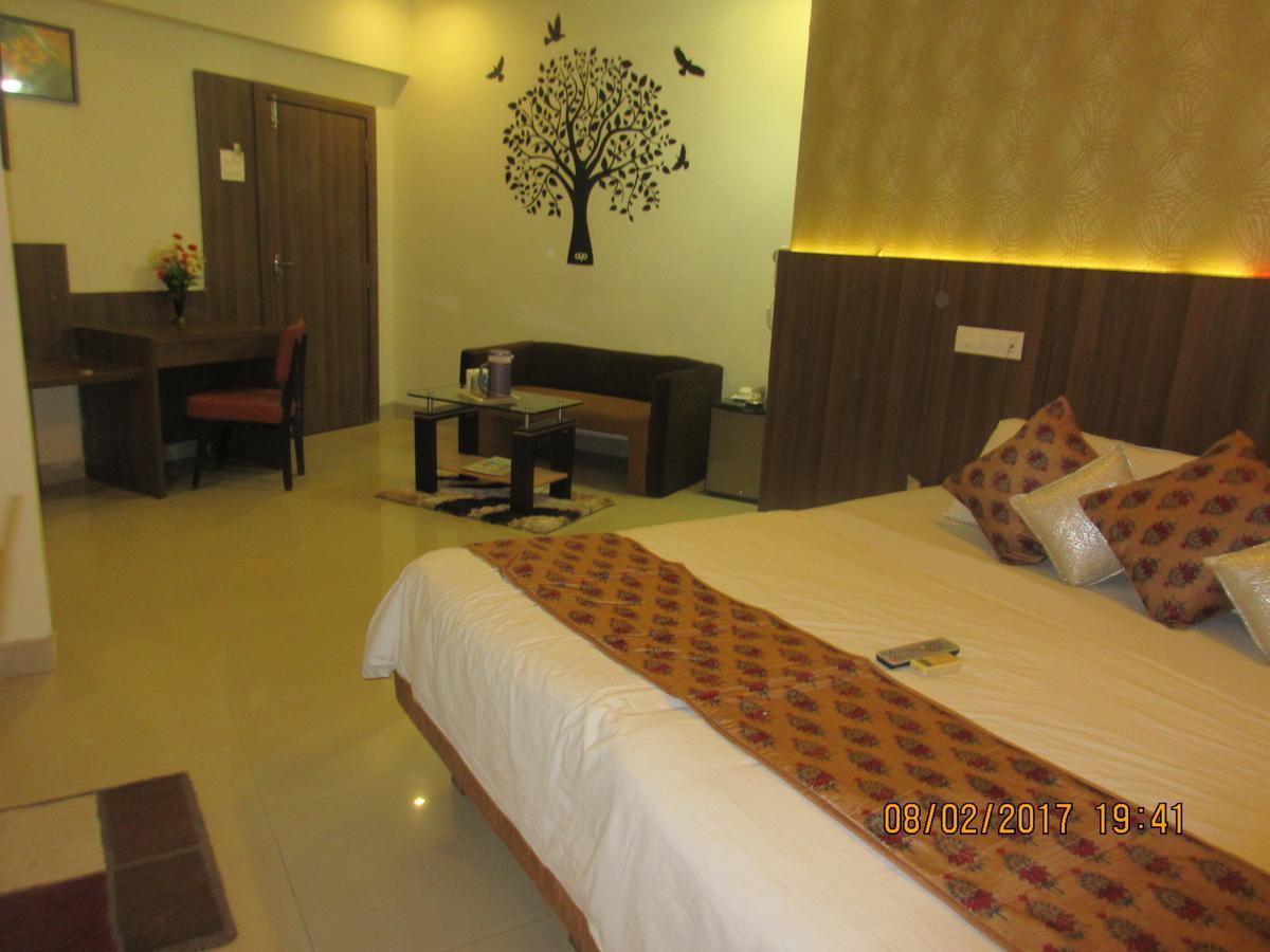 Hotel Panchratna パンベル エクステリア 写真